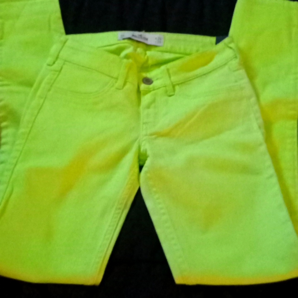 TWO HOLLISTER GIRL JEANS